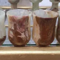 لیوان و استکان سنگ مرمر نقش برجسته|ظروف سرو و پذیرایی|لاهیجان, کوی خزر|دیوار