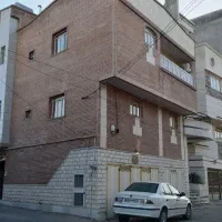 خانه-ویلایی-همکف-سه-خواب-از-یک-ساختمان-دو-طیقه