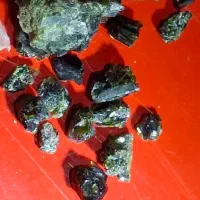 گارنت سبز دمانتوئید جواهری خالص و راف|بدلیجات|کرج, ساسانی (قلمستان)|دیوار