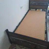 تخت فلزی همراه با تشک یا خوشخواب