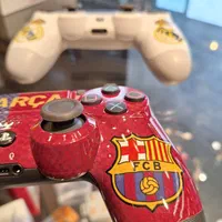 دسته بازی PS4 طرح رئال و بارسا|کنسول، بازی ویدئویی و آنلاین|بندر انزلی, جهانگانی|دیوار