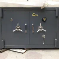 گاوصندوق زیرویترینی طلافروشی سفارشی جنس عالی|ابزارآلات|شیراز, تندگویان|دیوار