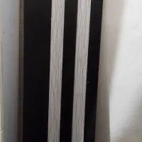 تخت یکنفره.  بدون کفی با تشک فنری