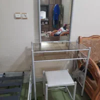 تخت چکشی فر فوژه دو نفره همراه تشک ومیز آرایش|تخت و سرویس خواب|خمینی‌شهر, |دیوار