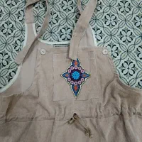 لباس و روسری|لباس|اندیشه, اندیشه فاز ۱|دیوار