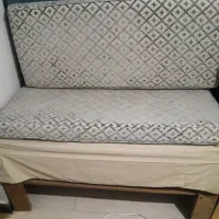 تخت سنتی جنس چوب عالی با تشک بفروش میرسد