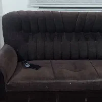 مبل ۷نفره کاملا سالم و یک میز تلویزیون و یک یخچال