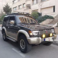 پاجرو شش سیلندر دو در