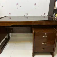 میز تحریر تمام چوب با سه کشو