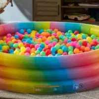 استخر توپ بزرگ