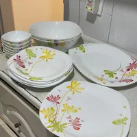 سرویس غذاخوری کاملا سالم و تمیز