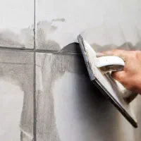 کاشی و سرامیک کار اوستا