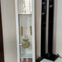 ساعت و میز تلوزیون