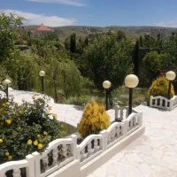 فروش باغشهری ابتدای جاده کوهمره سرخی