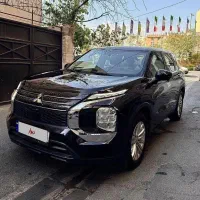 میتسوبیشی اوتلندر ۲۰۲۳ مشکی