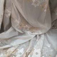 پرده خیلی تمیز و نو