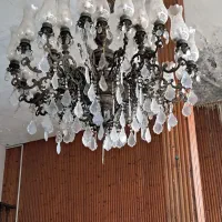 لوستر قدیمی بسیارنفیس پرشاخه|لوستر و چراغ آویز|خرم‌آباد (تنکابن), |دیوار