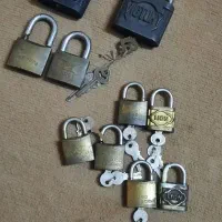 قفل قدیمی اهنی