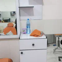 دکور وصندلی ولوازم ارایشی قیمت توافقی|آرایشگاه و سالنهای زیبایی|الیگودرز, |دیوار