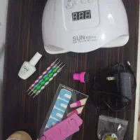 ناخن و ناخن کار سالن ارایشی