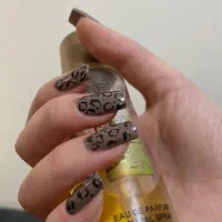 کاشت مژه و ترمیم ناخن