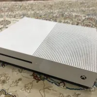 XBOX one sکاملا سالم دیسک خور با ۱۷عدد گیم جدید