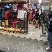 فروشنده خانم وآقا به صورت پاره وقت
