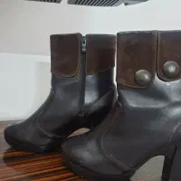 نیمبوت زنانه