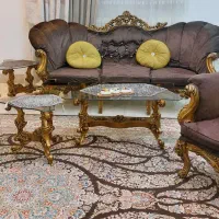 مبل سلطنتی ۷ نفره با میز مبلی و دو میز عسلی