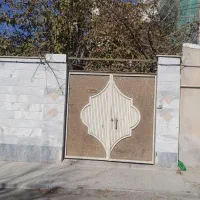 یک باب حیاط ویلایی