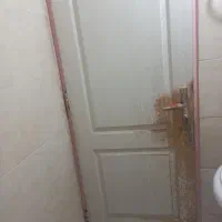 دوتا درب کار کرده حمام ودستشویی