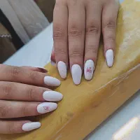 مدل کاشت ناخن|خدمات آرایشگری و زیبایی|ملارد, |دیوار