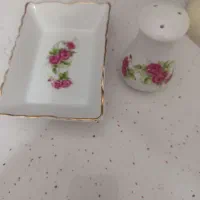 ظروف چینی گل سرخ|ظروف سرو و پذیرایی|قم, علی آباد سعدگان|دیوار