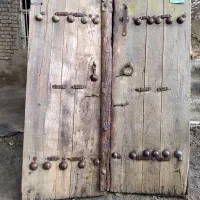 درب حیاط قدیمی