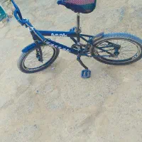 دوچرخه بیست|دوچرخه، اسکیت، اسکوتر|نیمروز, |دیوار