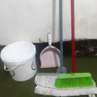 کارگر و نظافتچی هستم روزی ۷۰۰