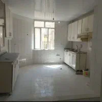 ۸۰ متر ۲ خواب_ پارکینگ انباری بالکن_ خ همایون