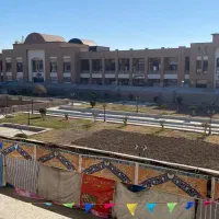 مغازه-فرشی-در-بازار-ایرانی-اسلامی