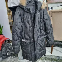 کاپشن و لباس مجلسی در حد نو