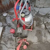 یک دستگاه شیر دوش و یک دستگاه داس برقی|ماشین‌آلات صنعتی|زیویه, |دیوار