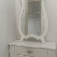 آیینه و کنسول