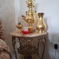 میز با تمام وسایل روش بفروش میرسه