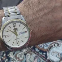 یک عدد  ساعت  مچی سالم قدیمی