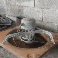 دو عدد فن صنعتی آلمانی|پنکه و تصفیه‌کنندهٔ هوا|لنجان, |دیوار