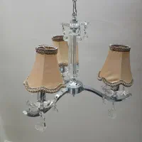 لوستر کریستالی سه شعله|لوستر و چراغ آویز|قم, زنبیل آباد|دیوار