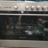 اجاق گاز بسیار تمیز در حد نو