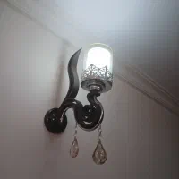 دو عدد لوستر یکی ۵شاخه یکی هم دیواری