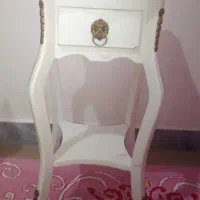 میز کنار سالنی