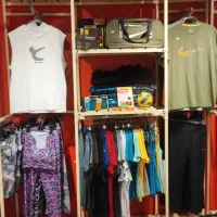 فروشنده پوشاک ورزشی