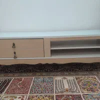 میزتلویریون پایه دارکرم رنگ